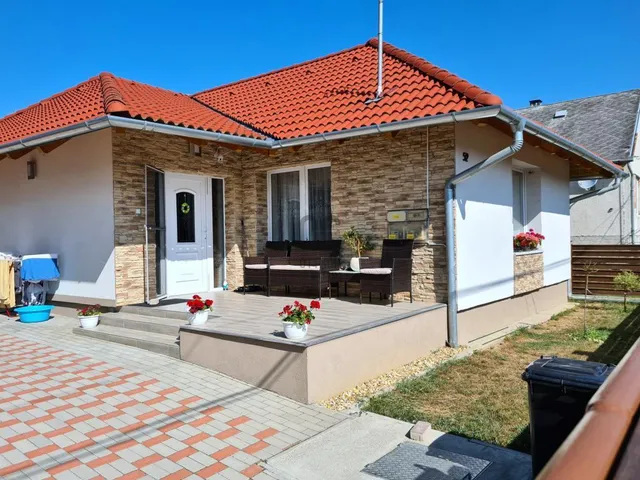 Eladó ház Bak 94 nm
