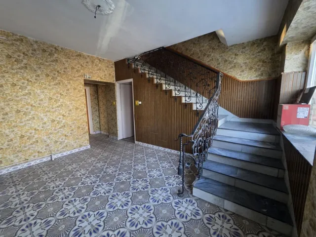 Eladó ház Dunaújváros, Újtelep 270 nm