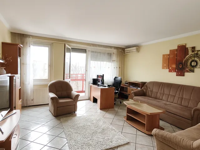 Eladó lakás Budapest III. kerület, Pók utcai lakótelep 73 nm