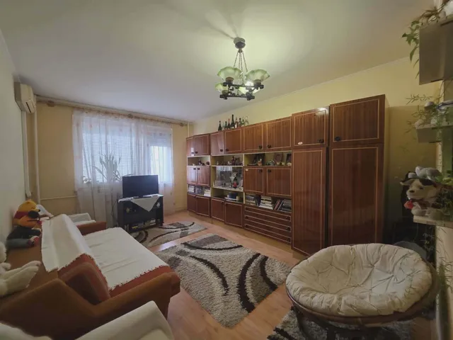 Eladó lakás Dunaújváros, Dózsa városrész, Köztársaság út 59 nm