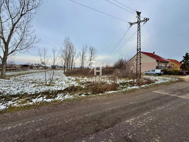 Eladó telek Öskü 1052 nm