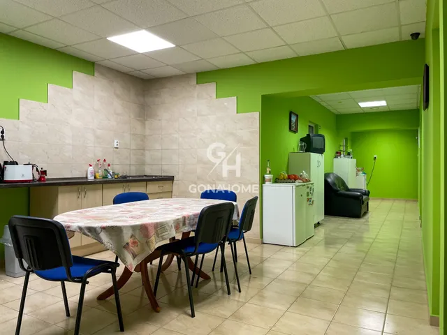Eladó kereskedelmi és ipari ingatlan Veszprém, Dióssy Márton utca 164 nm