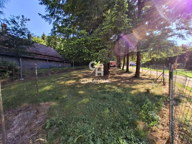 Eladó telek Isztimér 720 nm