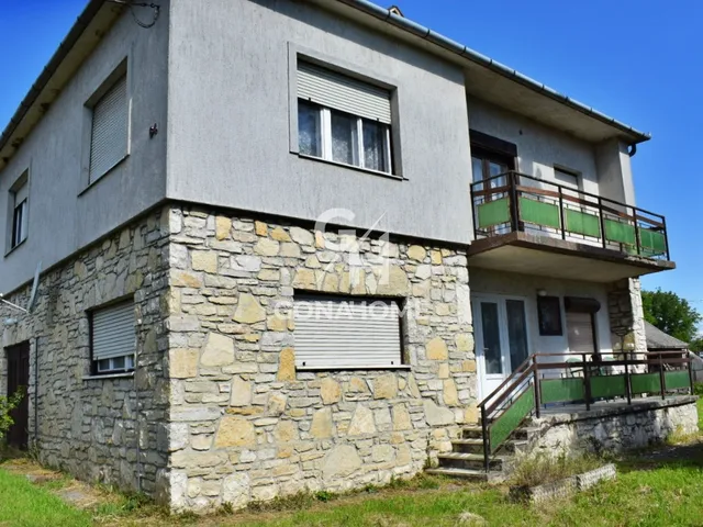 Eladó ház Bánd 170 nm