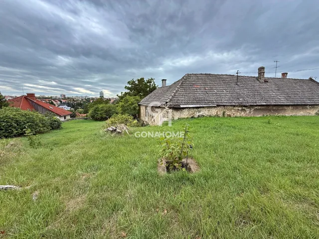 Eladó telek Veszprém 900 nm