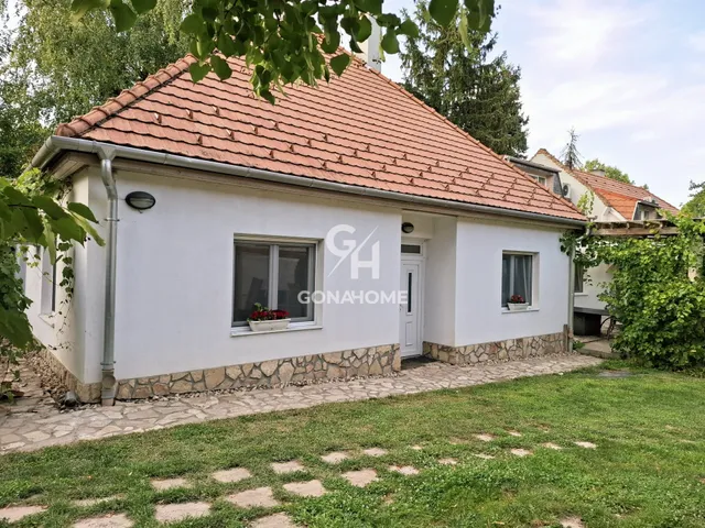 Eladó ház Füle 256 nm