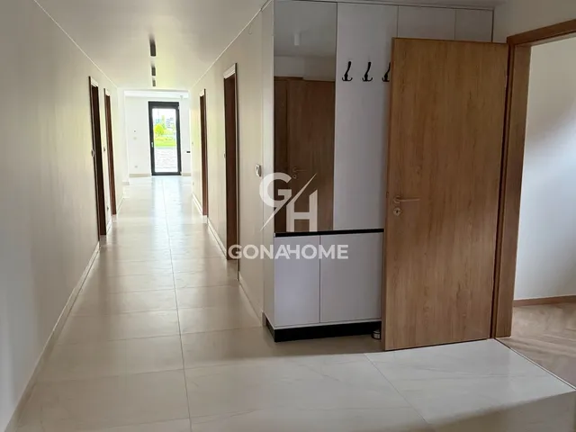 Kiadó lakás Veszprém, Akácfa utca 125 nm