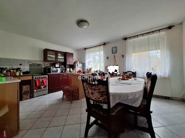 Eladó ház Berhida 180 nm