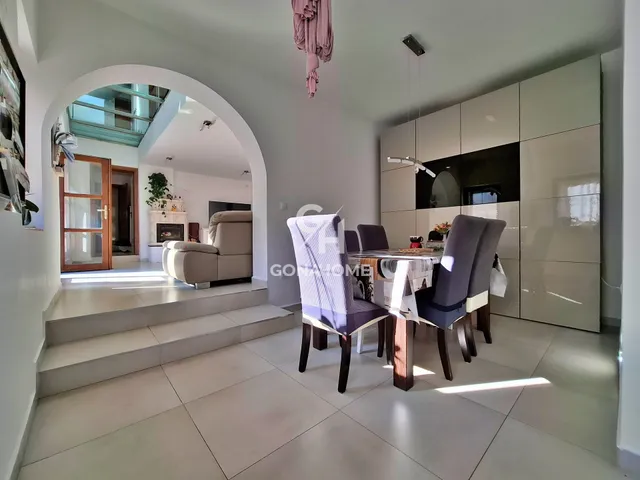 Eladó ház Veszprém 260 nm