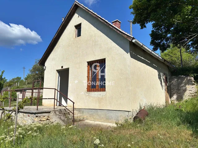 Eladó telek Várpalota 1337 nm