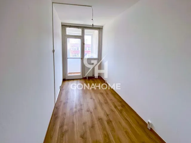 Eladó lakás Veszprém, HALLE 62 nm