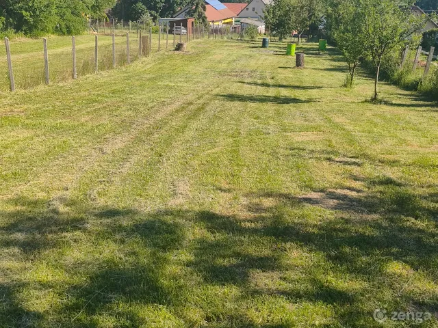 Eladó telek Keszeg 1592 nm