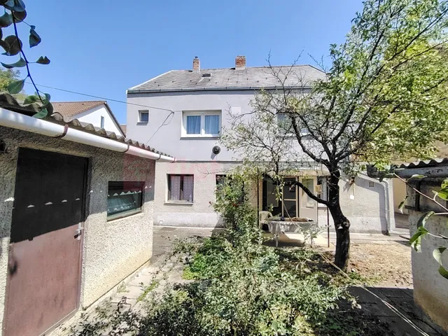 Eladó ház Pécs, Ispitaalja 132 nm