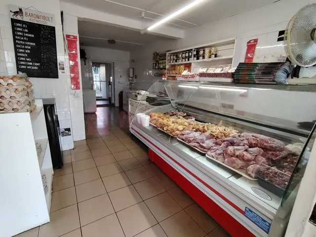 Eladó kereskedelmi és ipari ingatlan Pécs, Patacs 28 nm