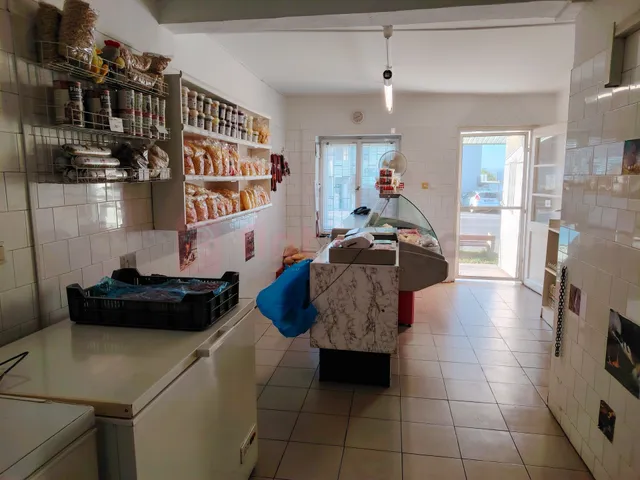 Eladó kereskedelmi és ipari ingatlan Pécs, Patacs 28 nm