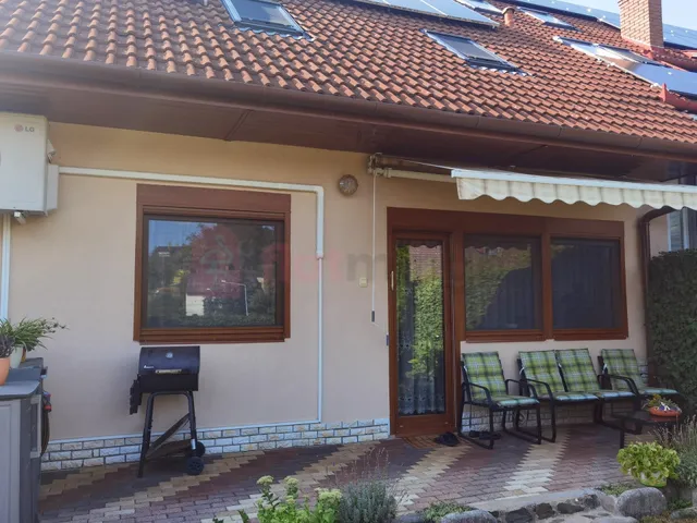 Eladó ház Pécs, Donátus, Görbe dűlő 179 nm