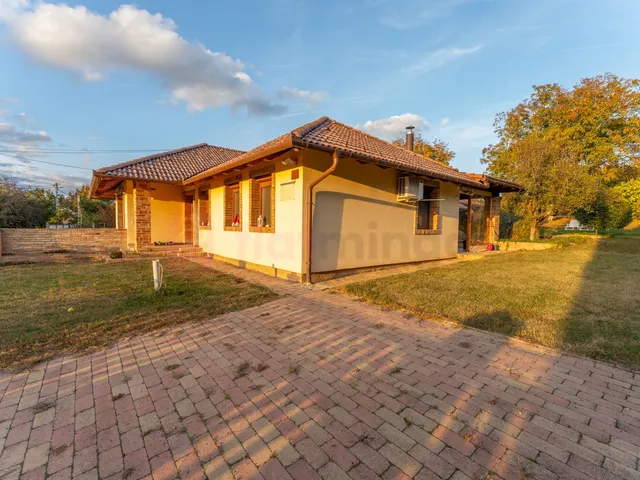 Eladó ház Kozármisleny 137 nm