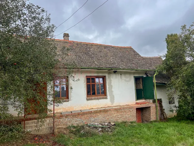 Eladó ház Olasz, petőfi 75 nm