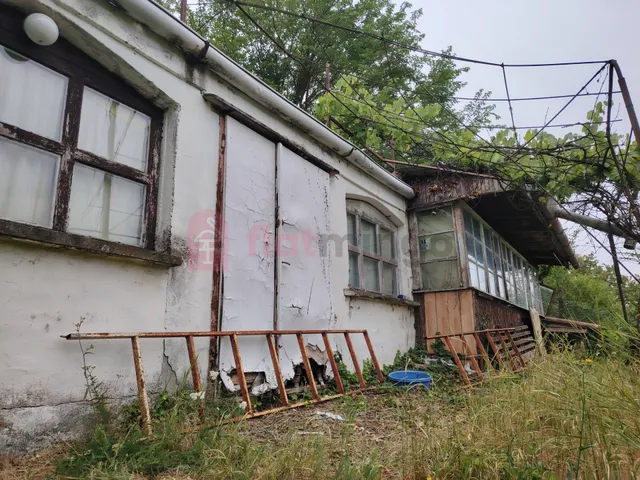 Eladó telek Pécs, Postavölgy 1223 nm