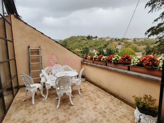 Eladó ház Pécs, Ürög 184 nm
