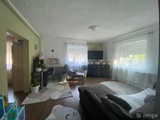 Eladó ház Komárom, Szőny 96 nm