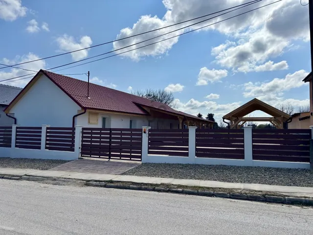 Eladó ház Ságvár 87 nm