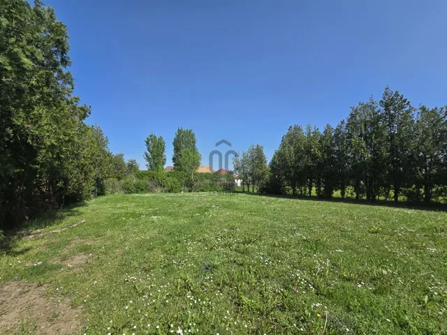 Eladó telek Siófok, Belváros 830 nm