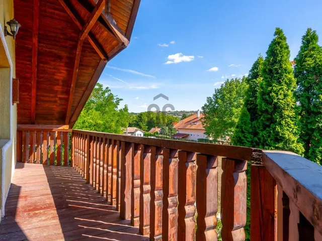 Eladó kereskedelmi és ipari ingatlan Kőröshegy 650 nm