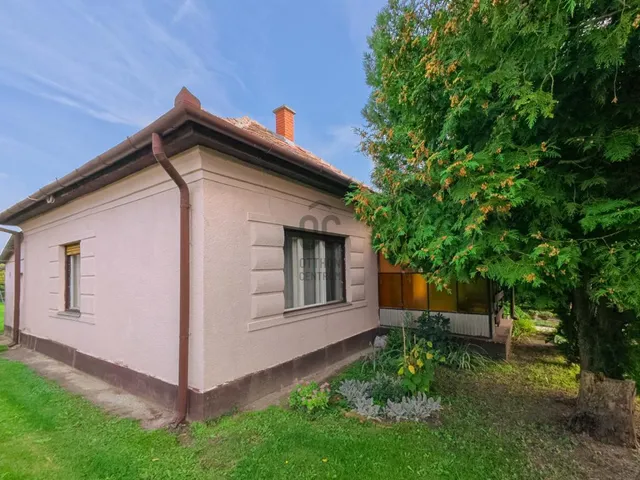 Eladó üdülő és hétvégi ház Balatonkeresztúr 63 nm