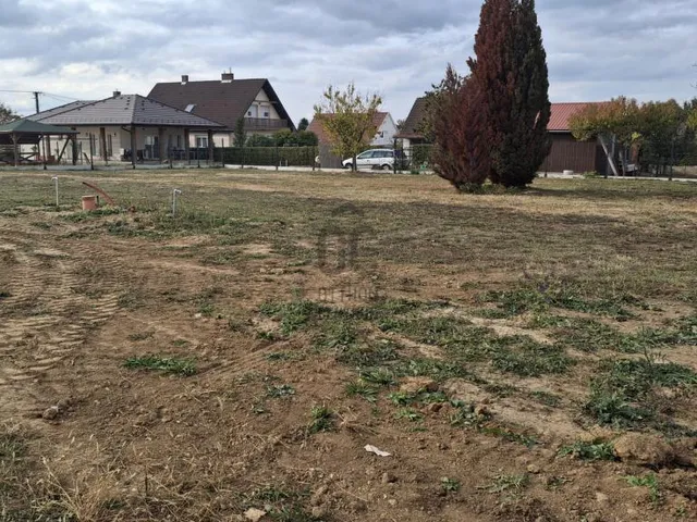 Eladó telek Balatonszárszó 940 nm