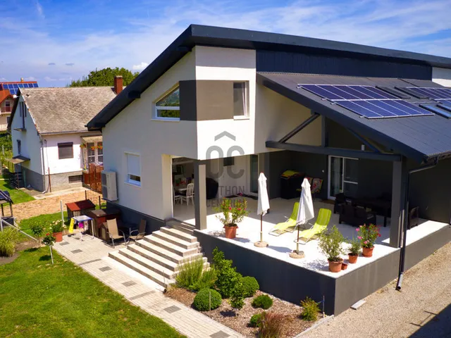 Eladó ház Zamárdi 210 nm