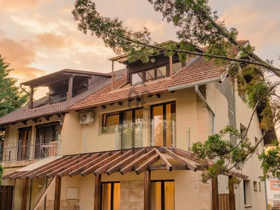 Eladó ház Siófok, Aranypart 163 nm