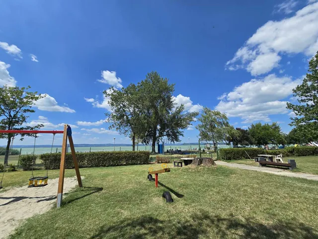 Eladó nyaraló Balatonföldvár 41 nm