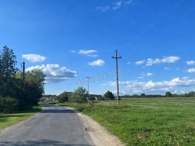 Eladó telek Szigetcsép 699 nm