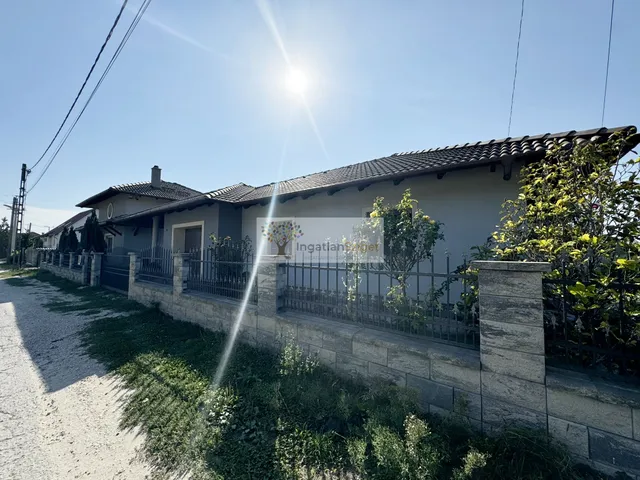 Eladó ház Ráckeve 140 nm