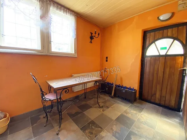 Eladó kereskedelmi és ipari ingatlan Szigetújfalu 160 nm