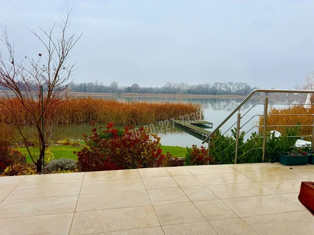 Eladó ház Áporka 222 nm