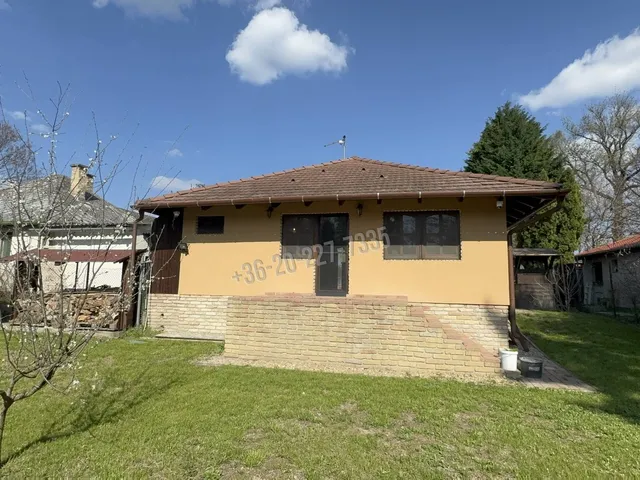 Eladó üdülő és hétvégi ház Ráckeve, Kerekzátony-sziget 105 nm