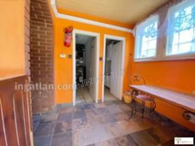 Eladó kereskedelmi és ipari ingatlan Szigetújfalu 160 nm