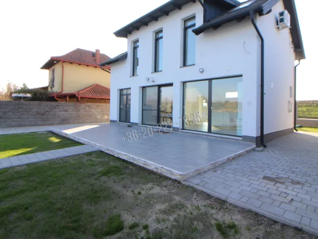 Eladó üdülő és hétvégi ház Szigetbecse 92 nm