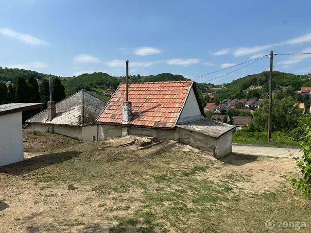 Eladó mezőgazdasági ingatlan Szekszárd, Parászta, Balparászta utca 17 60 nm