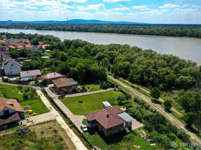 Eladó telek Esztergom, Szentgyörgymező 1000 nm