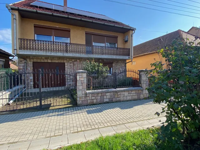 Eladó ház Füzesabony 170 nm