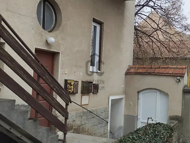 Eladó lakás Eger, Károlyváros