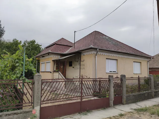 Eladó ház Hejőkeresztúr 100 nm