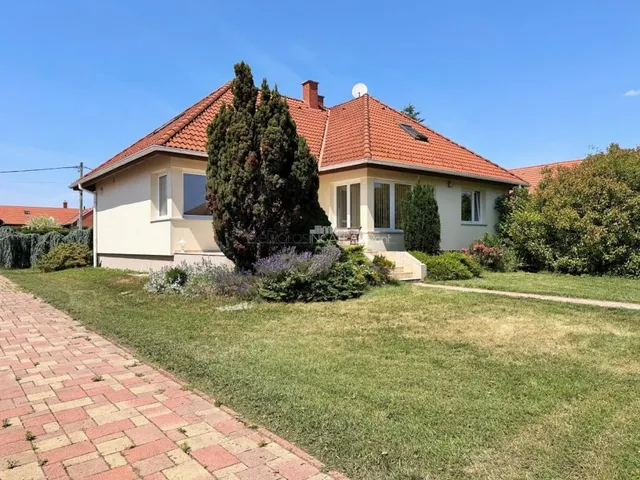 Eladó ház Szombathely, Herény 225 nm