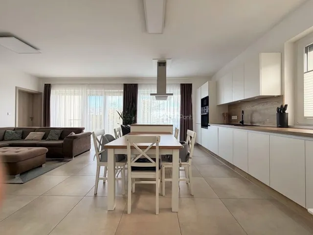 Eladó lakás Szombathely, Olad 97 nm