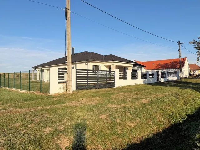 Eladó ház Narda 293 nm