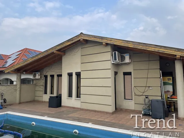 Eladó üdülő és hétvégi ház Dunaújváros, Újtelep 166 nm