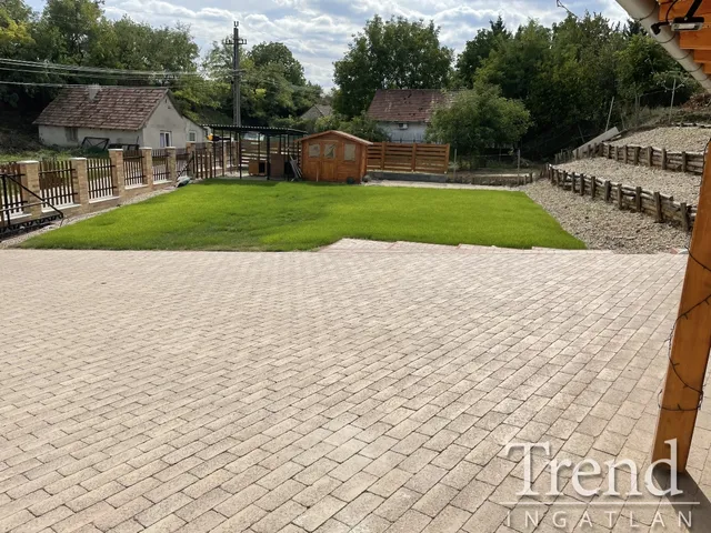 Kiadó telek Rácalmás 70 nm